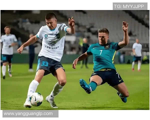 足球明星精彩投球瞬间集锦视频分享让你领略球场魅力与技巧之美